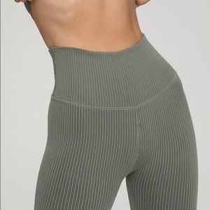 Good American Green Leggins
